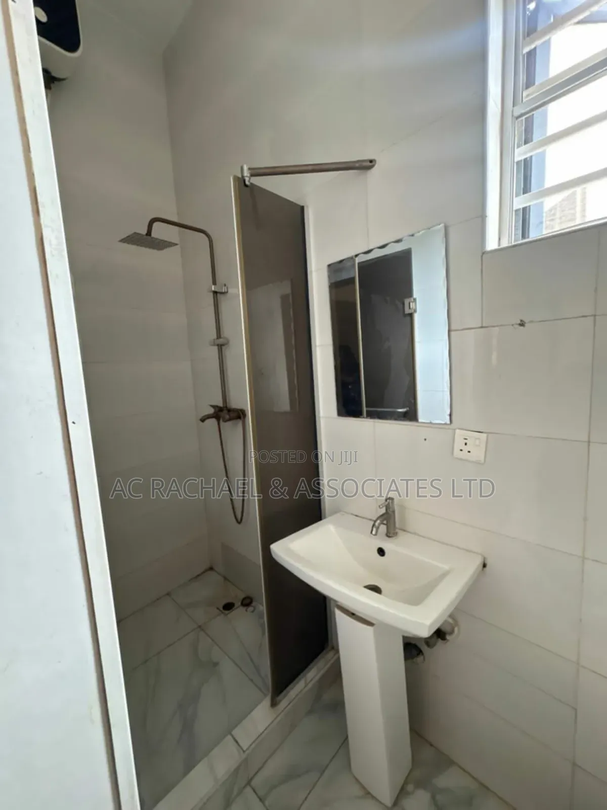 2bdrm Block of Flats in Lakeview Estate, Amuwo-Odofin for sale in Amuwo-Odofin
