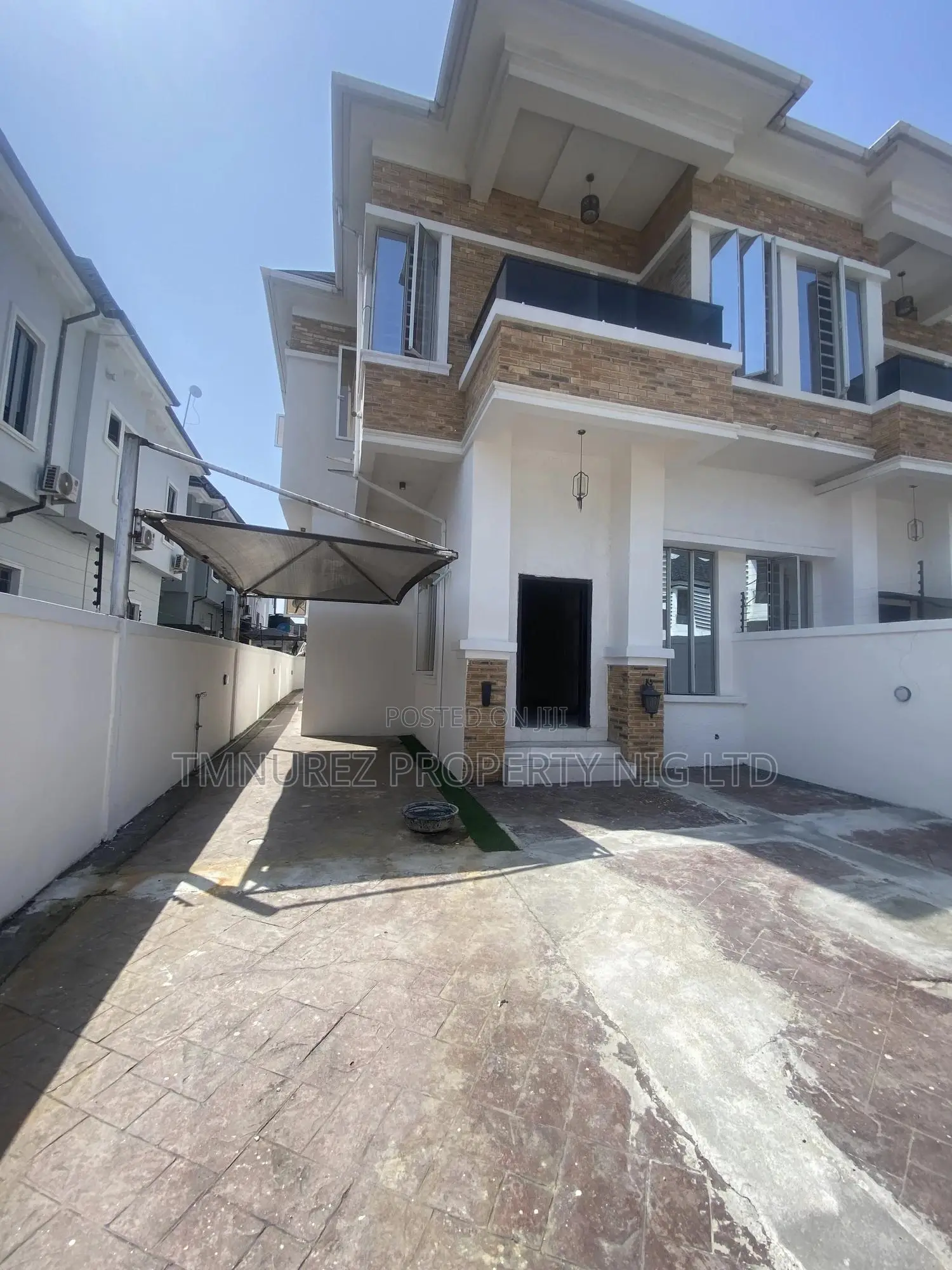 4bdrm Duplex in Chevron for rent in Chevron