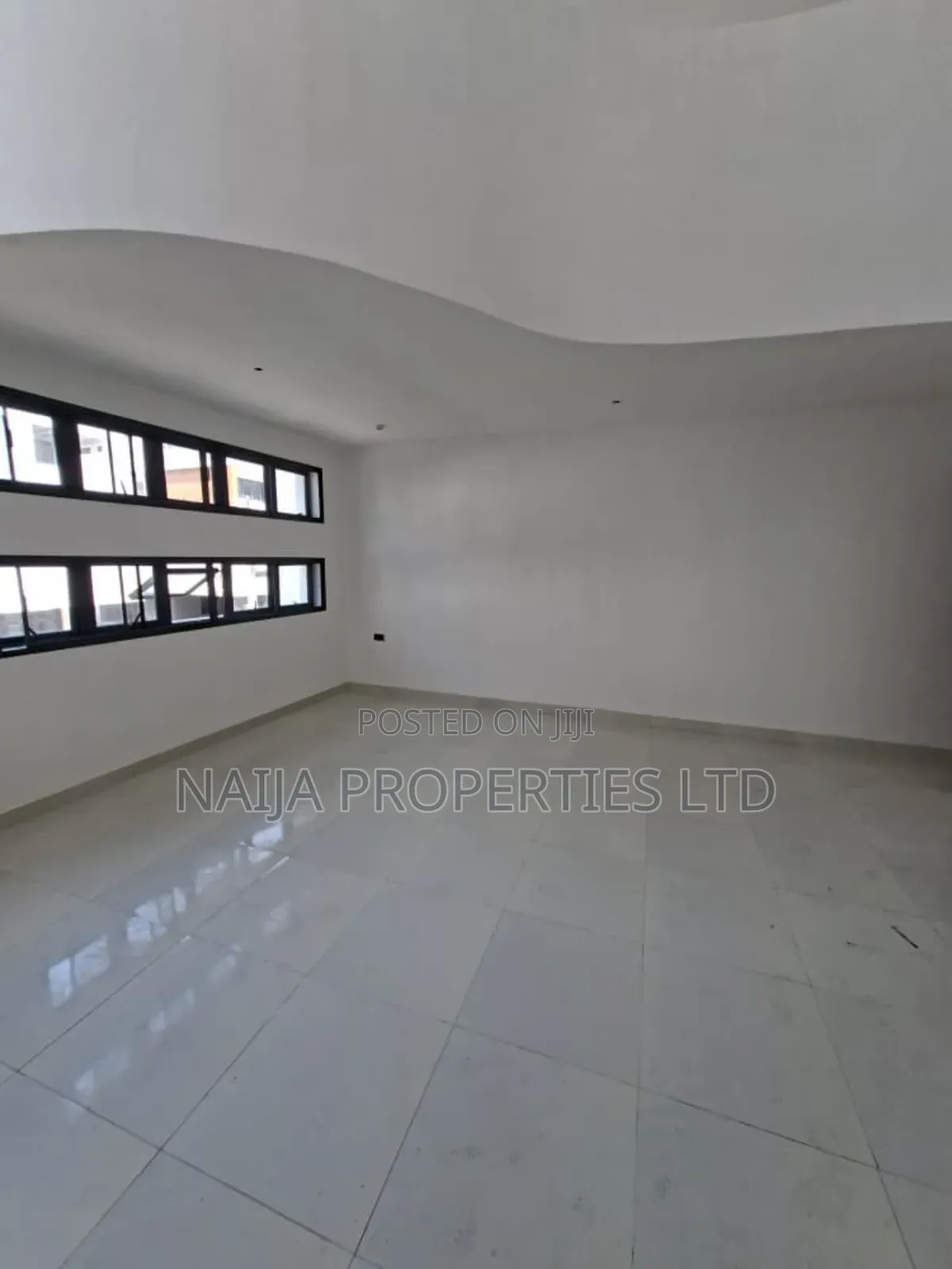 5bdrm Duplex in Off Freedom Way, Lekki Phase 1 for rent in Lekki Phase 1