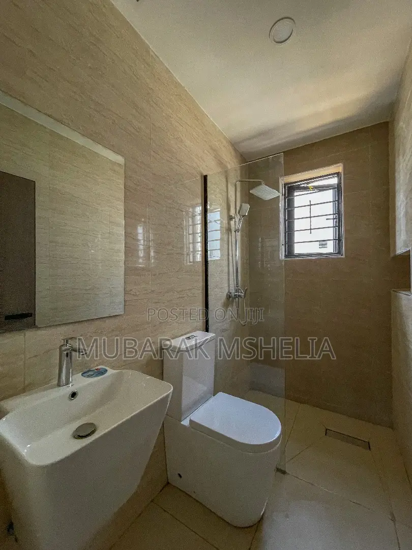 5bdrm Duplex in Jahi for sale in Jahi