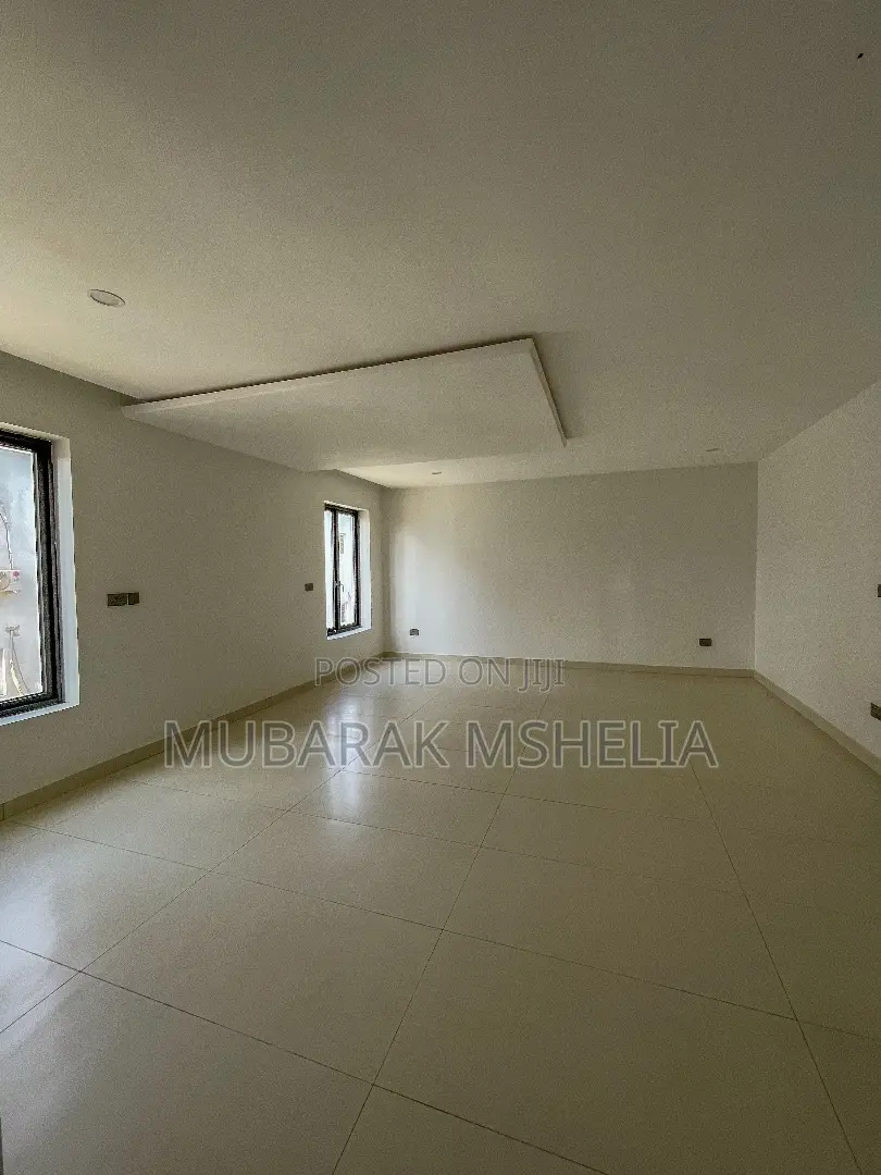 5bdrm Duplex in Jahi for sale in Jahi