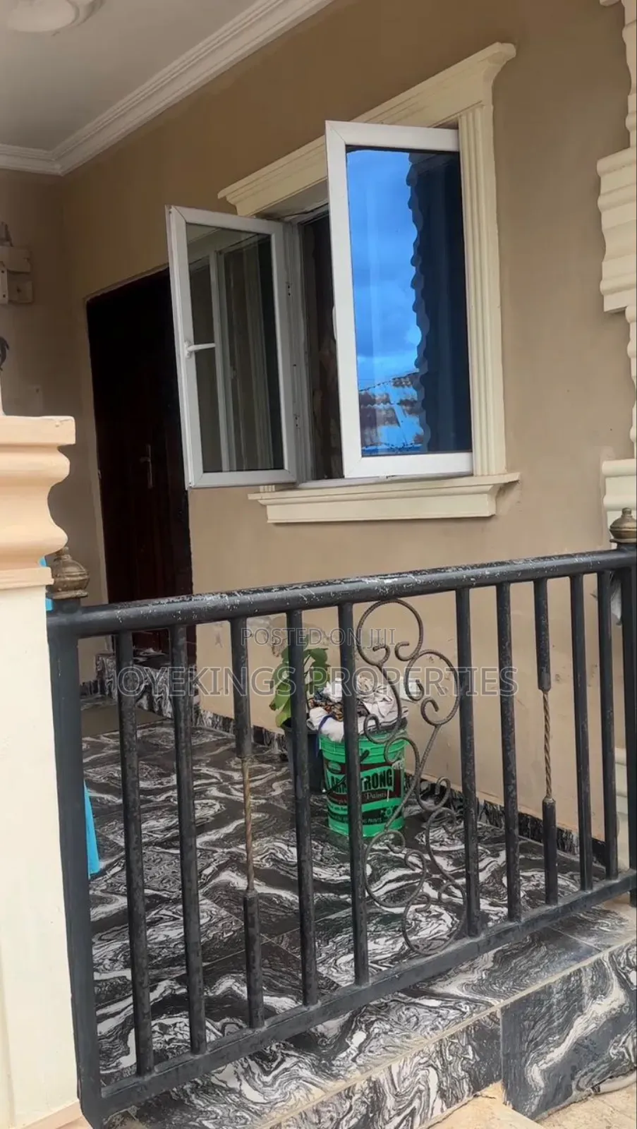 3bdrm Block of Flats in Commodore, Akala Express for sale in Akala Express