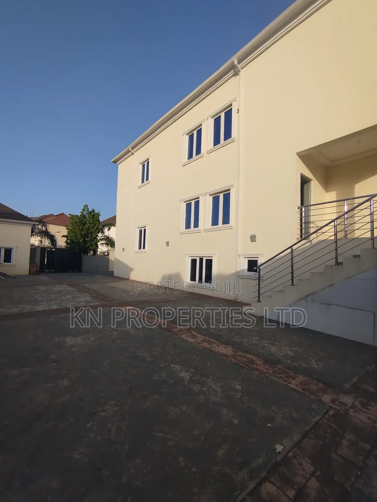 10bdrm Duplex in Diplomatic Zone, Asokoro for rent in Asokoro