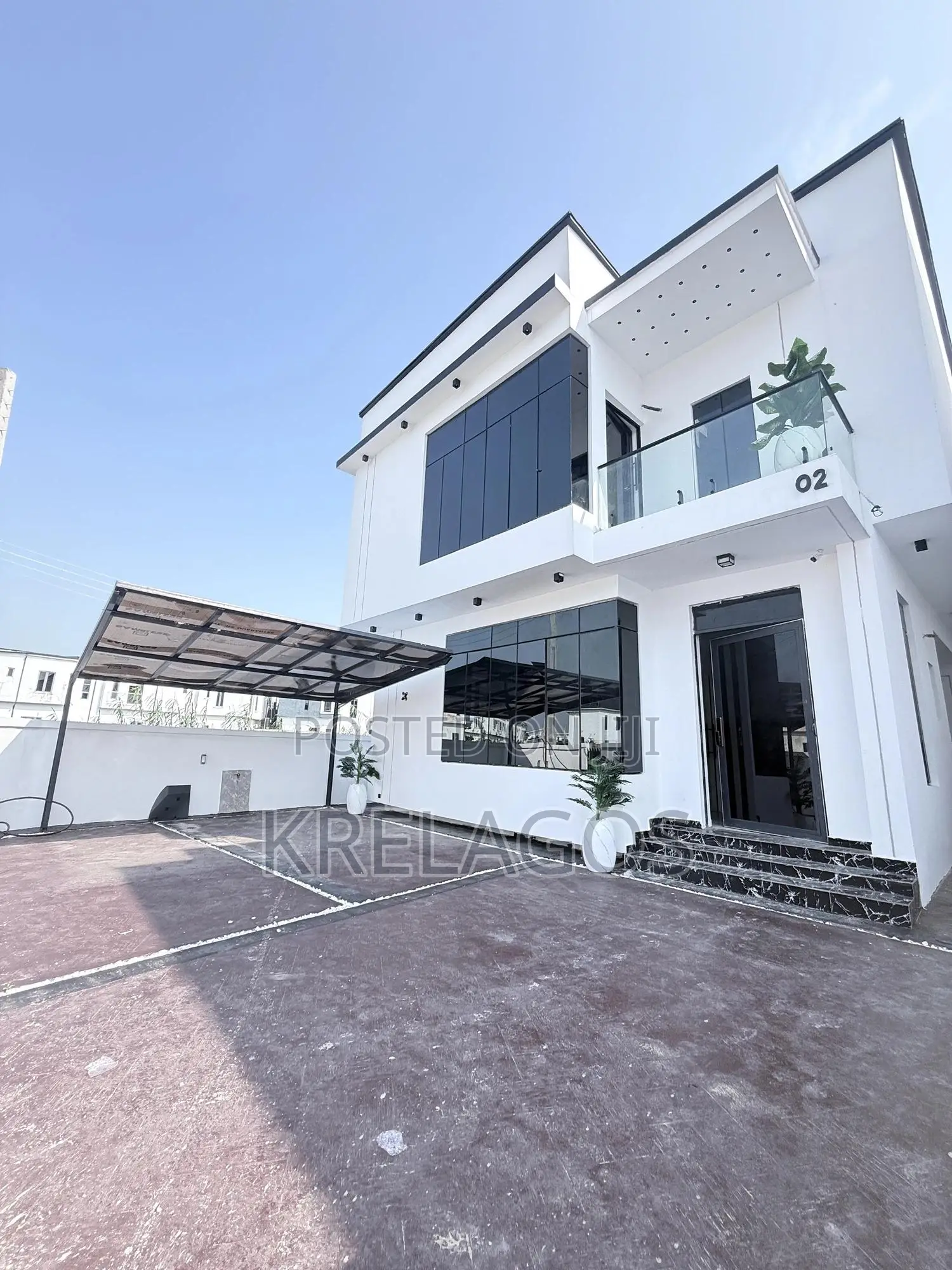 5bdrm Duplex in Orchid, Chevron for sale in Chevron