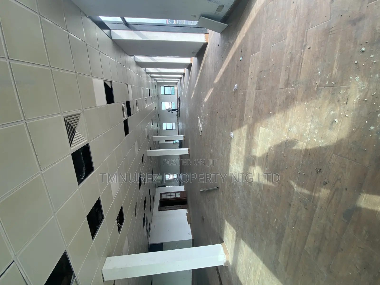 Showroom for Rent Facing Lekki Epe in Lakowe
