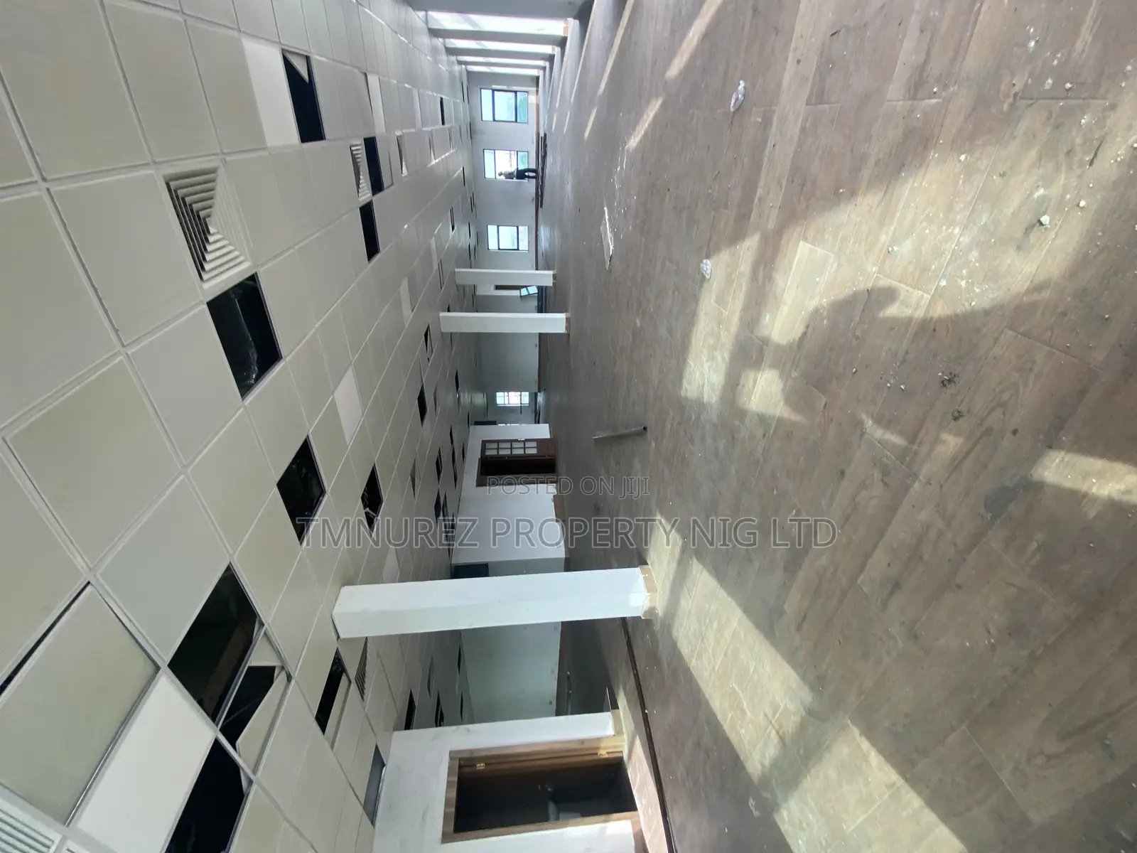 Showroom for Rent Facing Lekki Epe in Lakowe