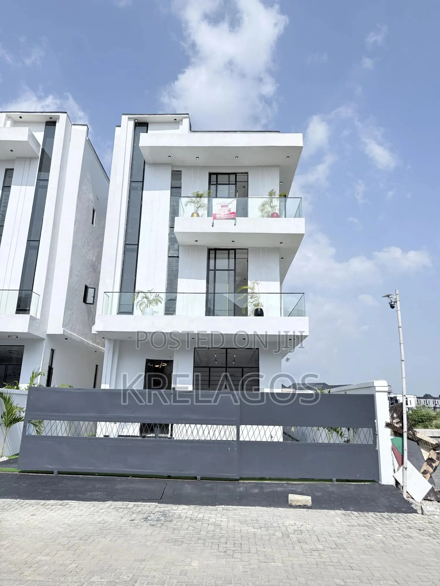 5bdrm Duplex in Orchid, Chevron for sale in Chevron