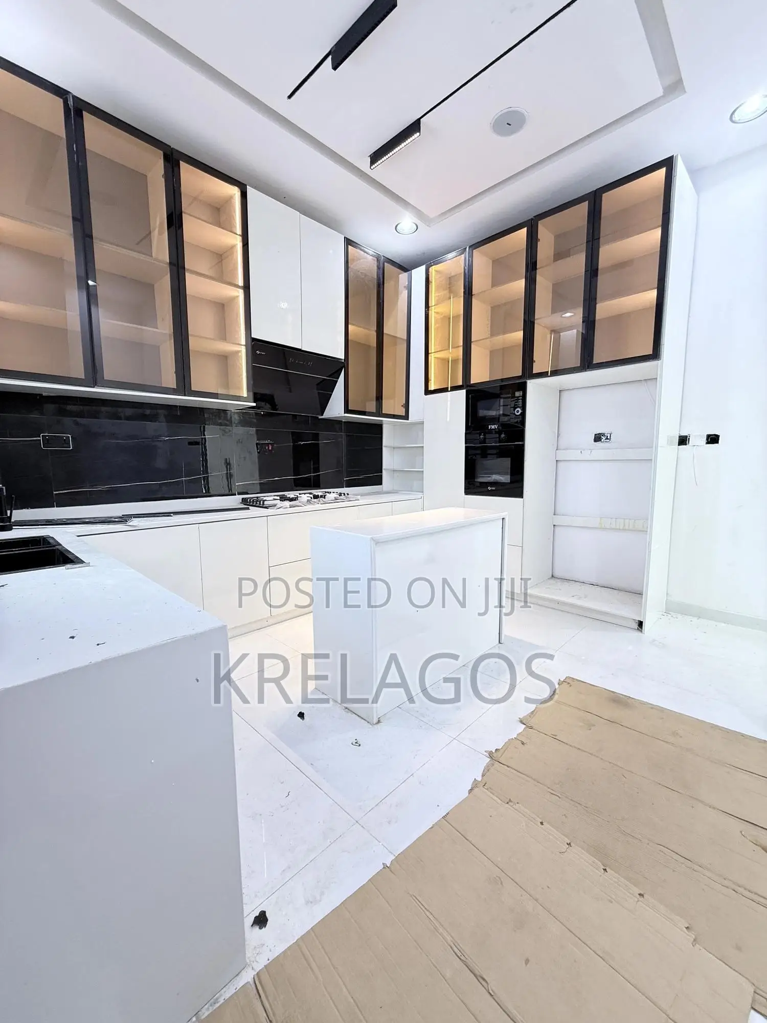 5bdrm Duplex in Orchid, Chevron for sale in Chevron