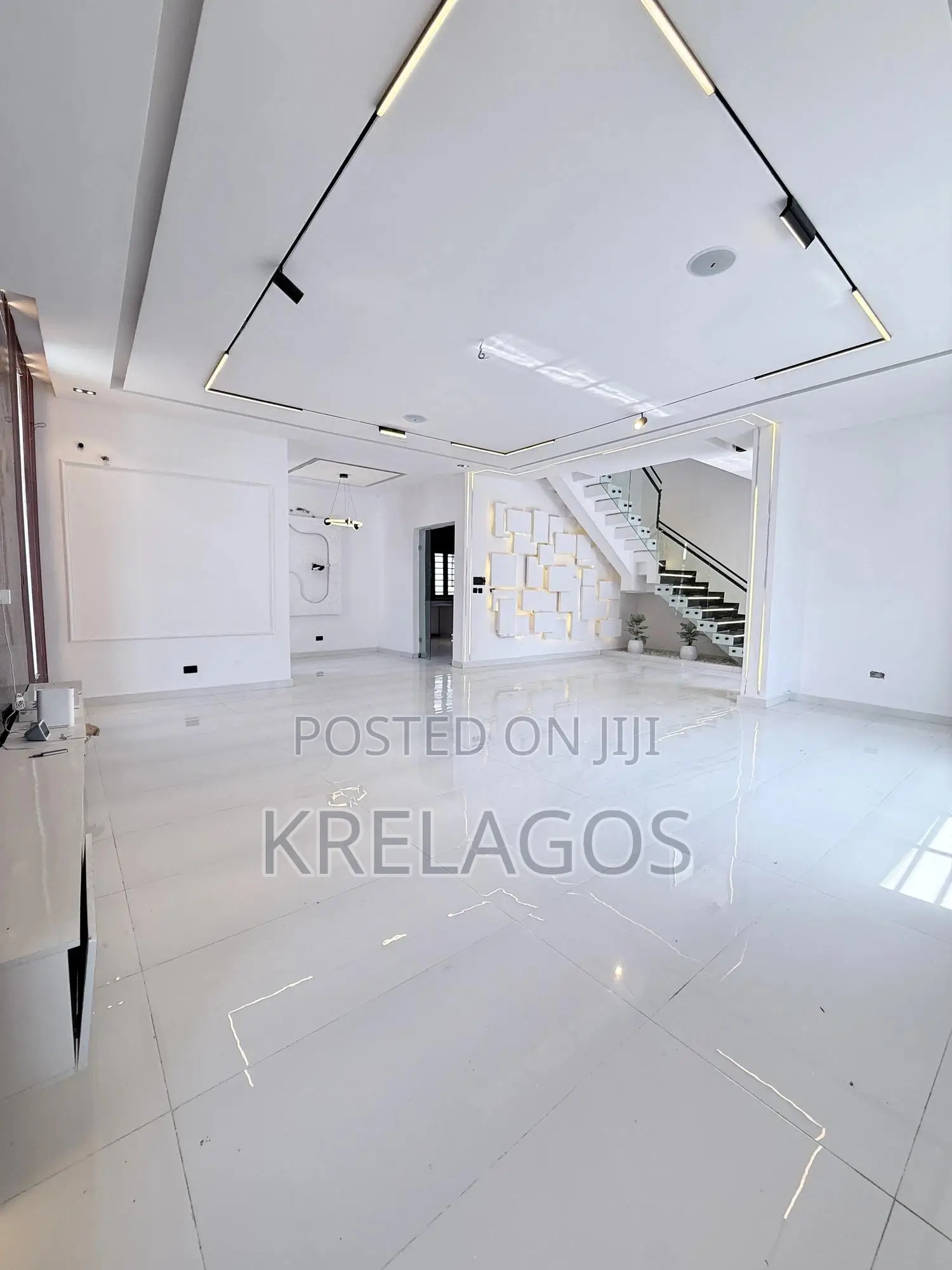 5bdrm Duplex in Orchid, Chevron for sale in Chevron
