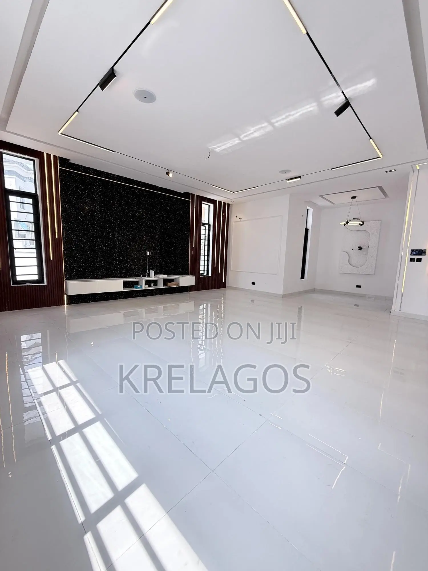 5bdrm Duplex in Orchid, Chevron for sale in Chevron