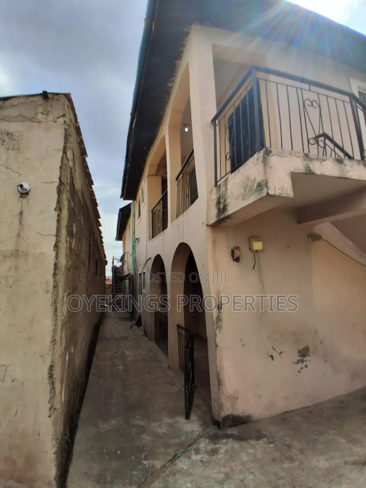 2bdrm Block of Flats in Akinyemi, Akala Express for sale in Akala Express