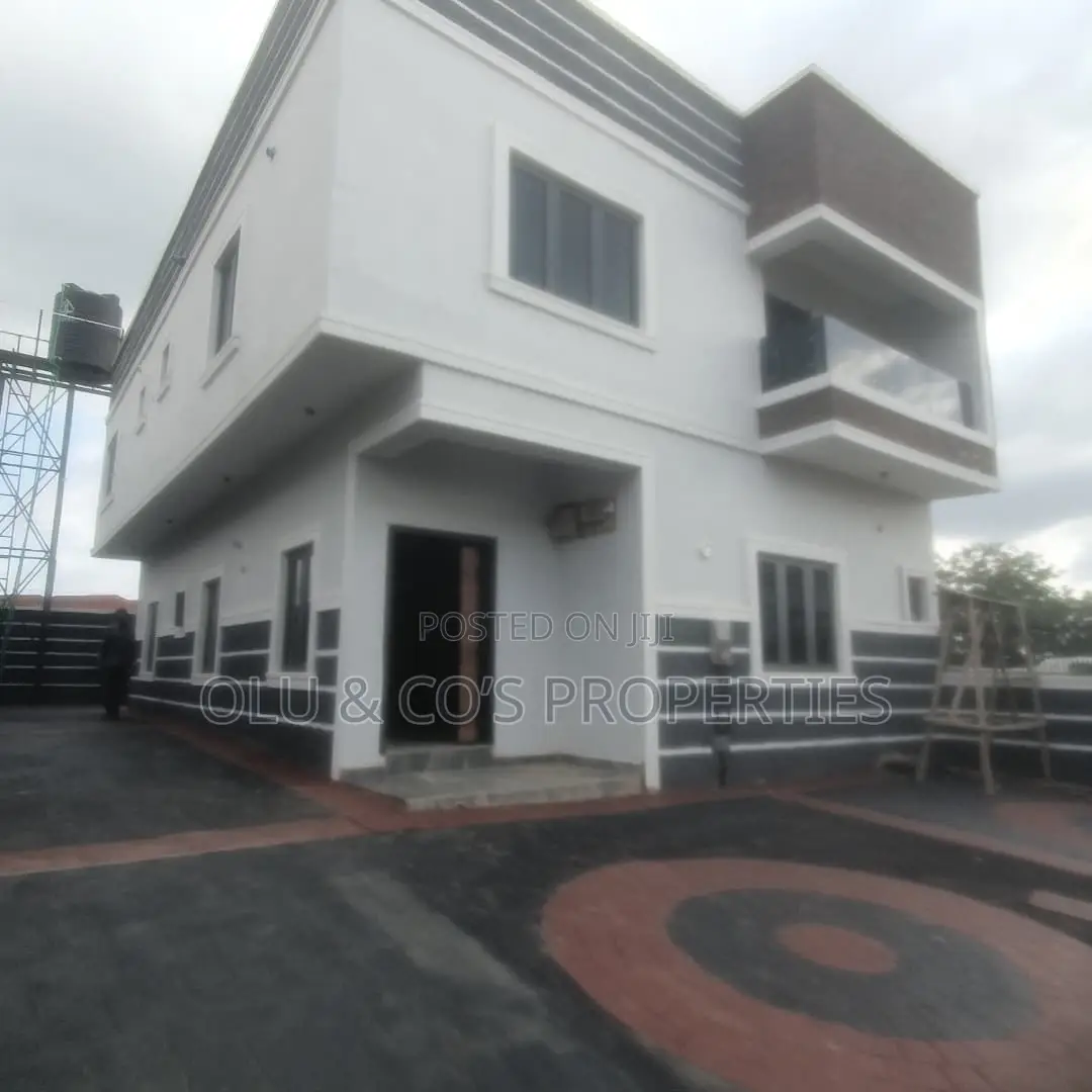 4bdrm Duplex in An Estate Along Von, Lugbe District for rent in Lugbe District