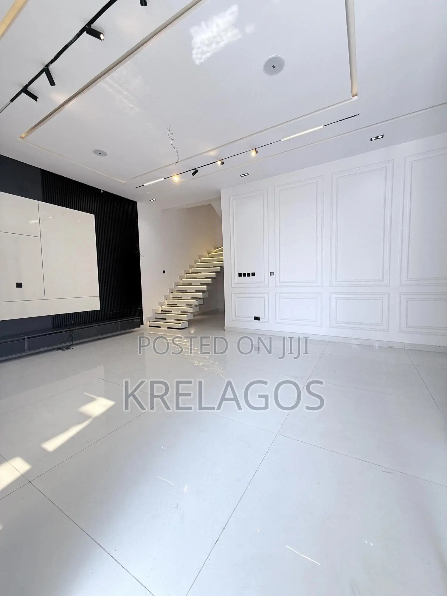4bdrm Duplex in Orchid, Chevron for sale in Chevron