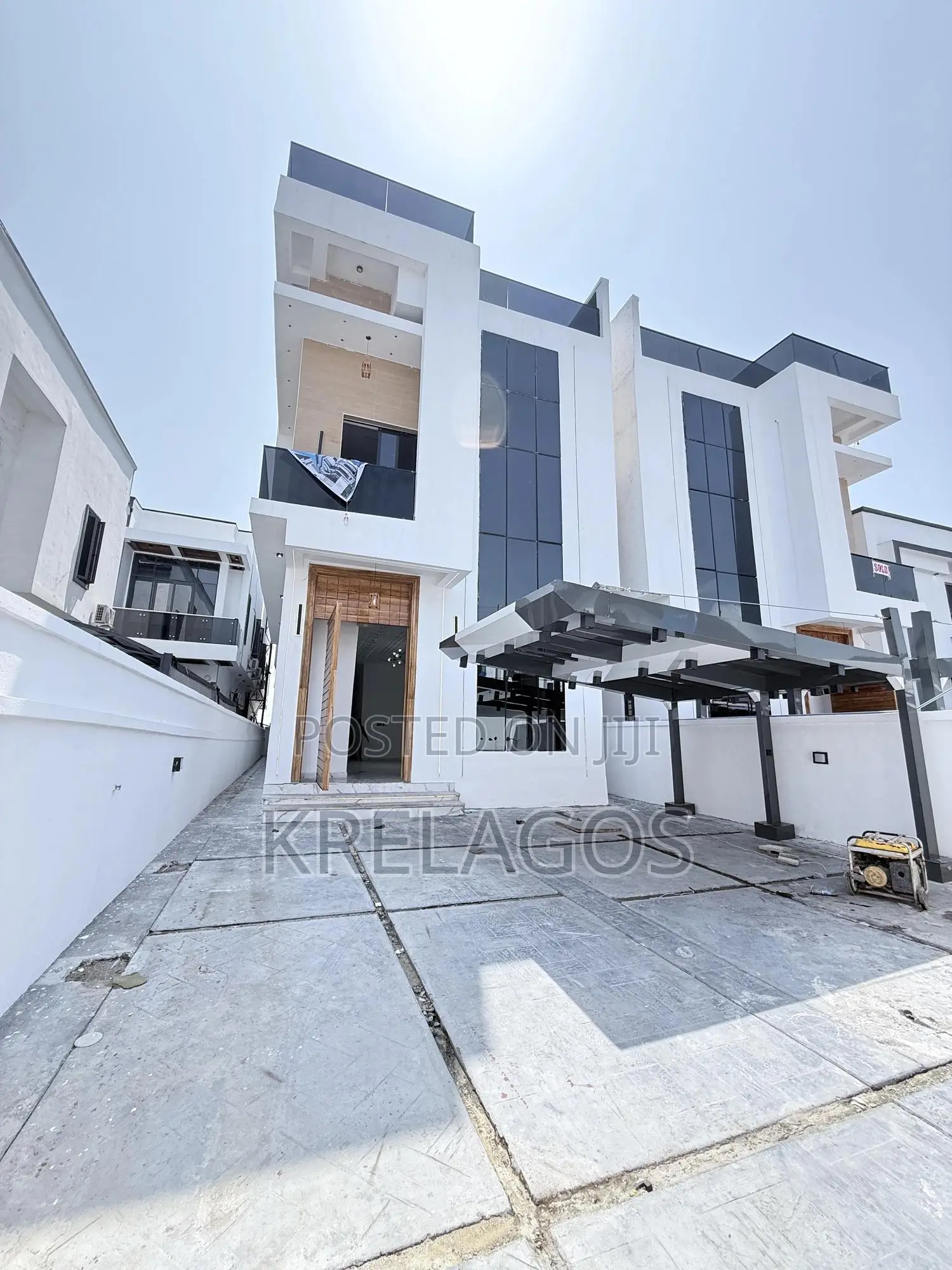 5bdrm Duplex in Orchid, Chevron for sale in Chevron
