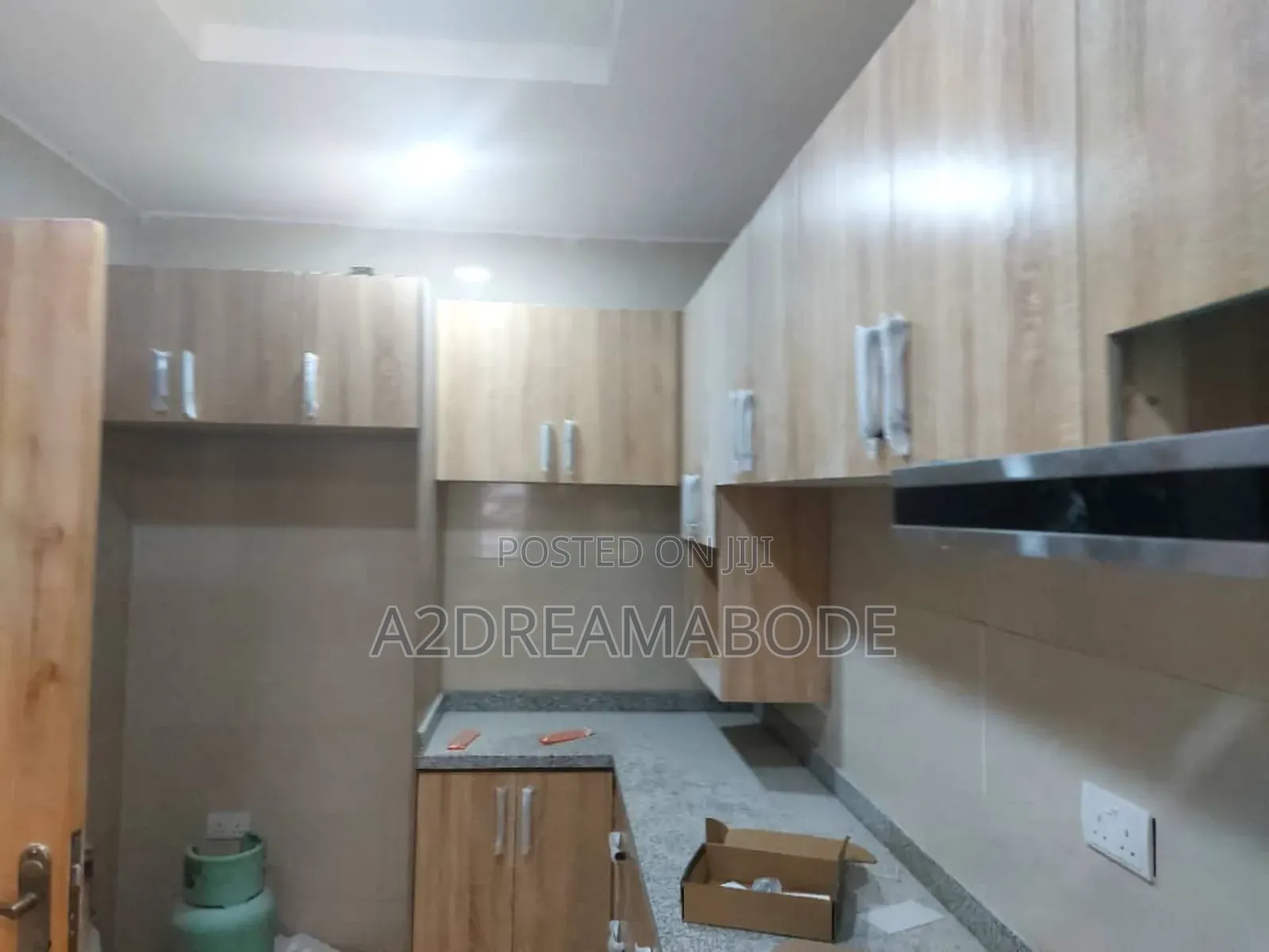 3bdrm Apartment in Ikeja Gra for rent in Ikeja
