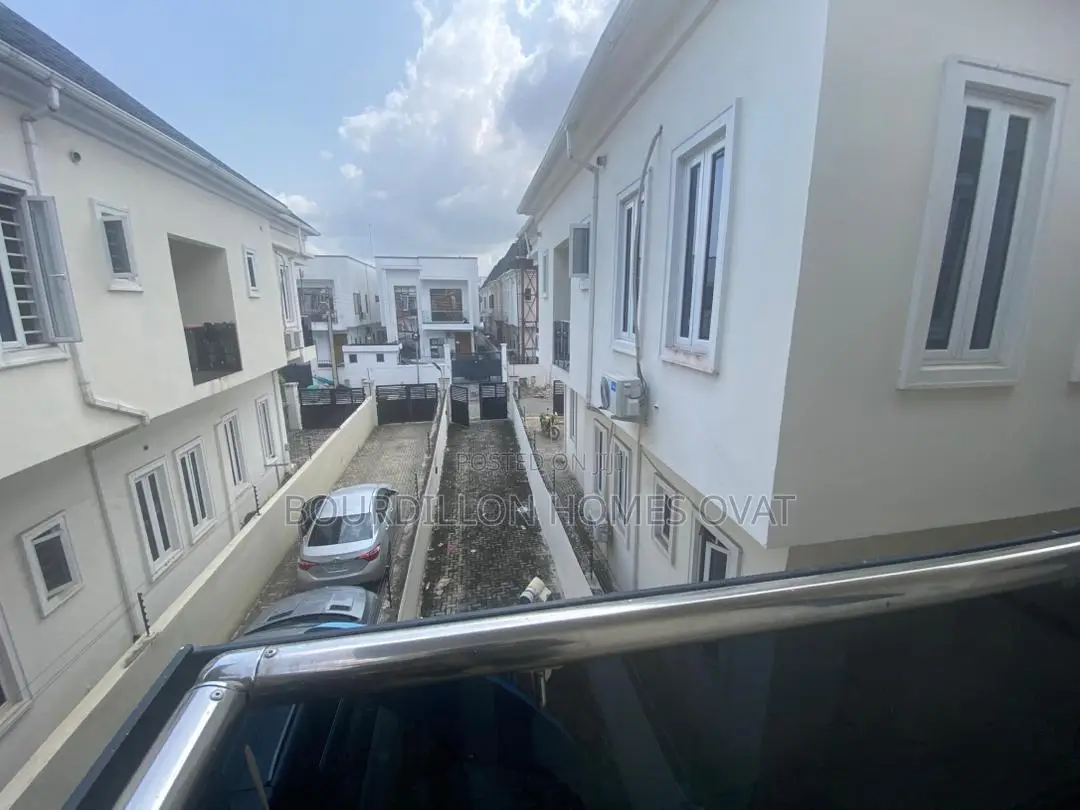 4bdrm Duplex in Harris Drive By Vgc for rent in Lekki