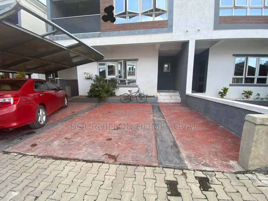4bdrm Duplex in Lekki for sale in Lekki