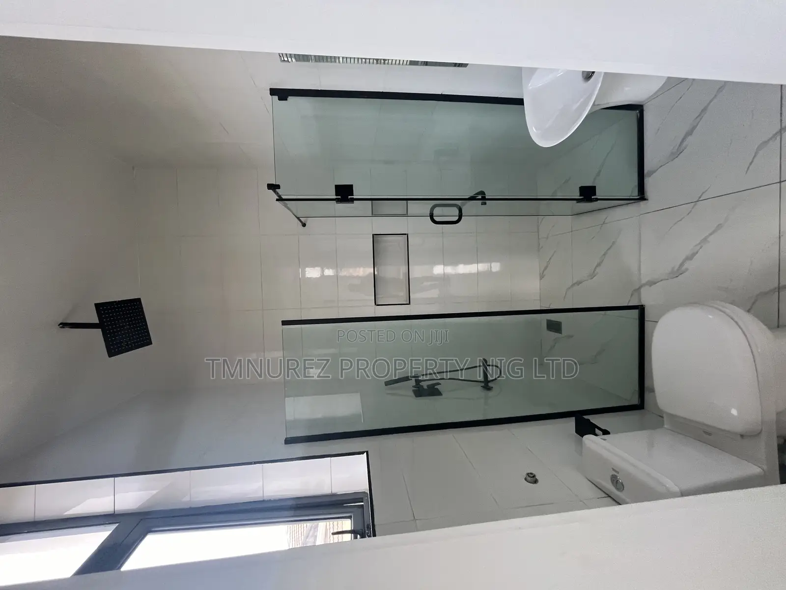 5bdrm Duplex in Chevron, Lekki for sale in Lekki