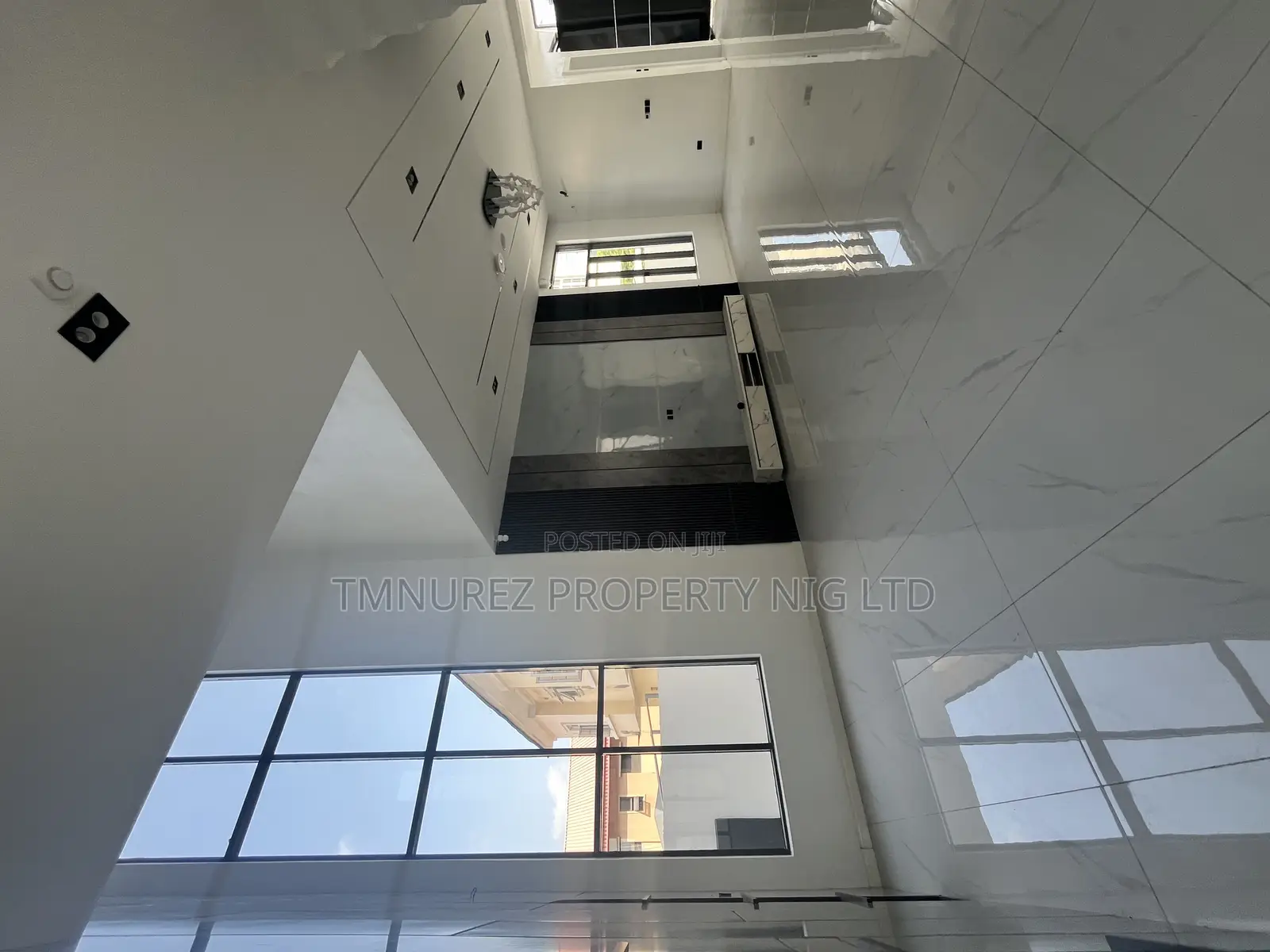 5bdrm Duplex in Chevron, Lekki for sale in Lekki