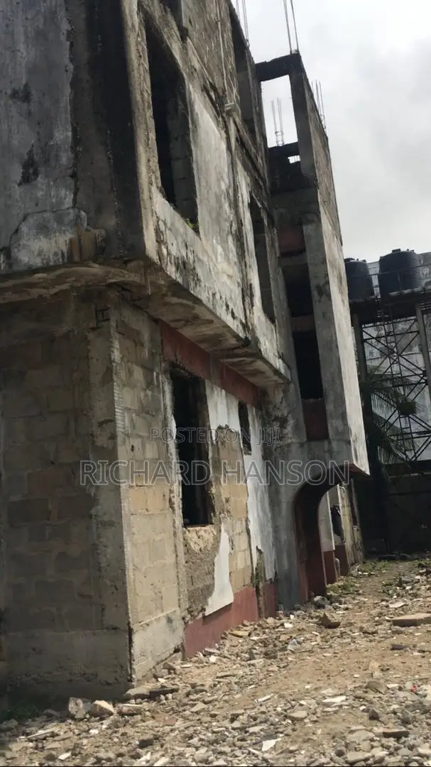 32 Rooms Uncompleted Ensuite Rooms. N60m Yearly. Victoria Island in Victoria Island Extension