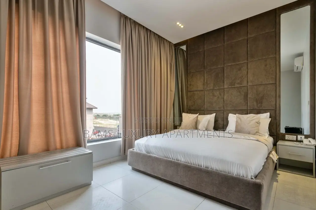 Sea View 1 Bedroom Apartment With Top Notch Amenities Available. in Lekki Phase 1
