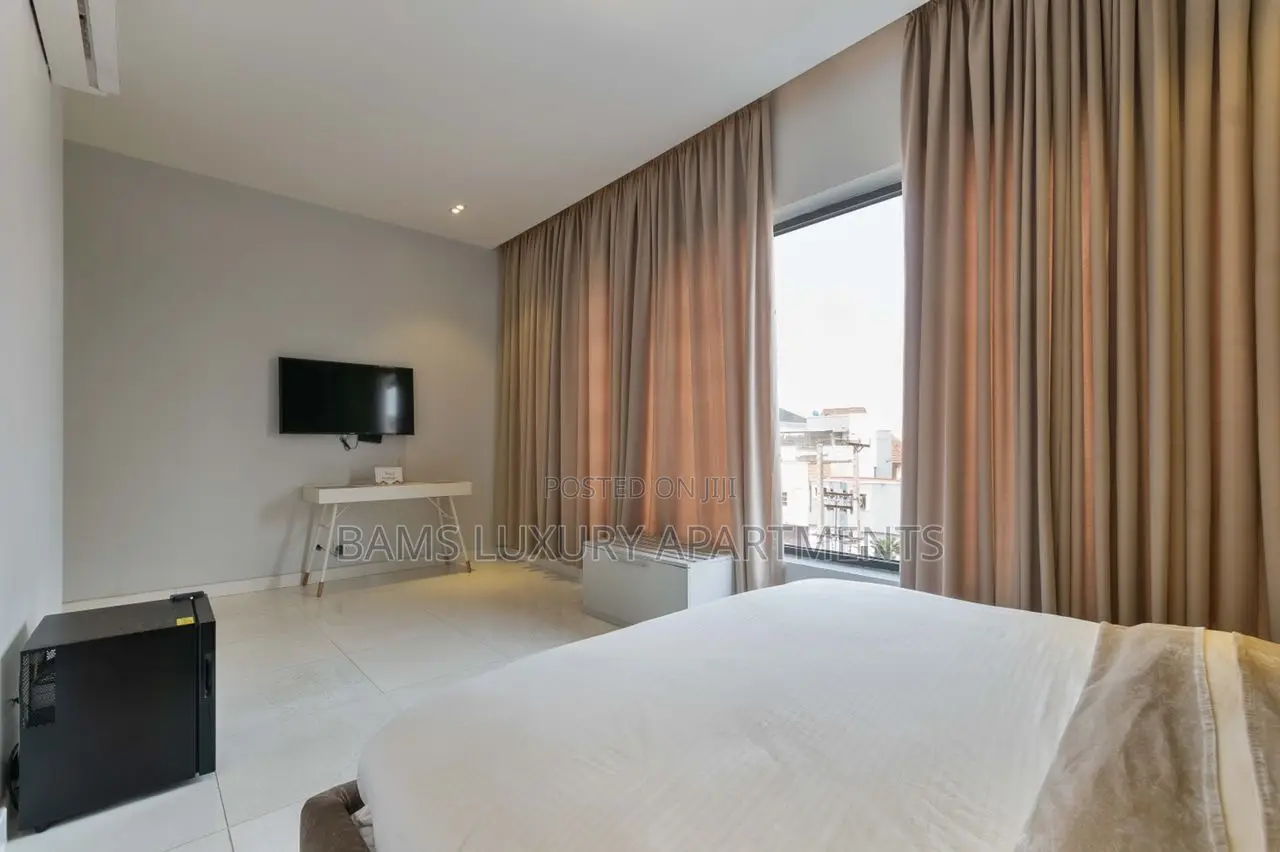 Sea View 1 Bedroom Apartment With Top Notch Amenities Available. in Lekki Phase 1
