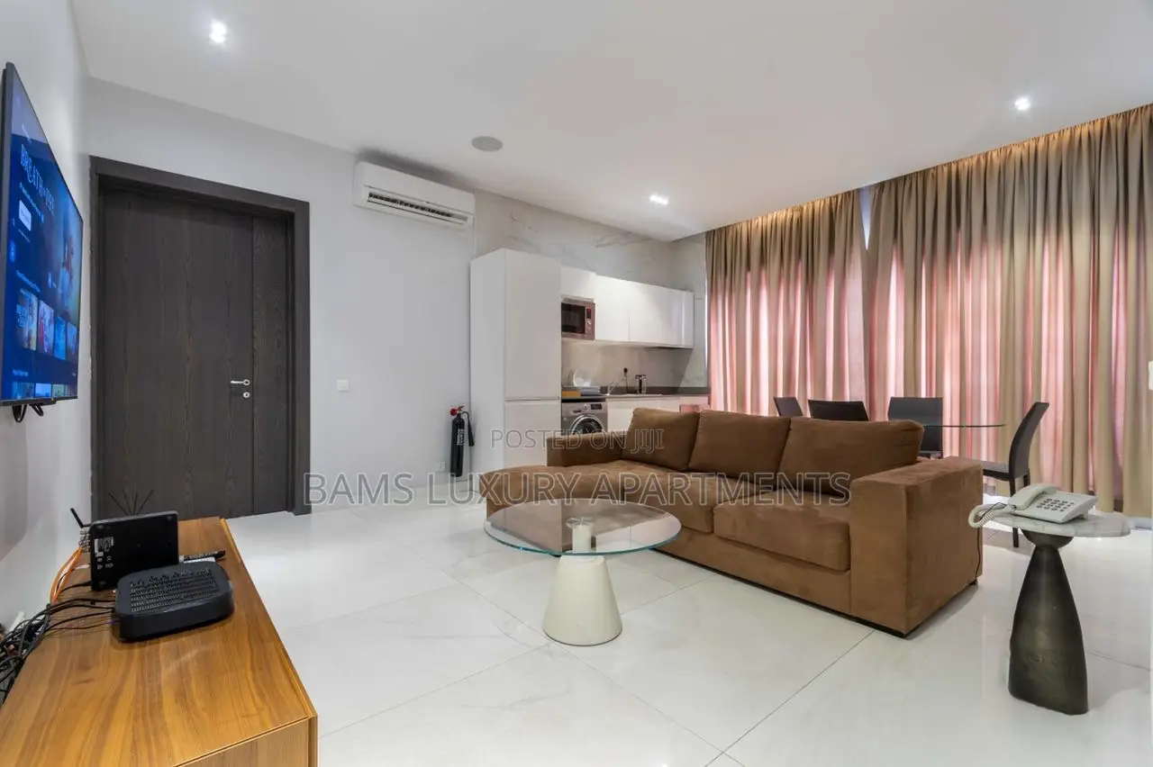 Sea View 1 Bedroom Apartment With Top Notch Amenities Available. in Lekki Phase 1