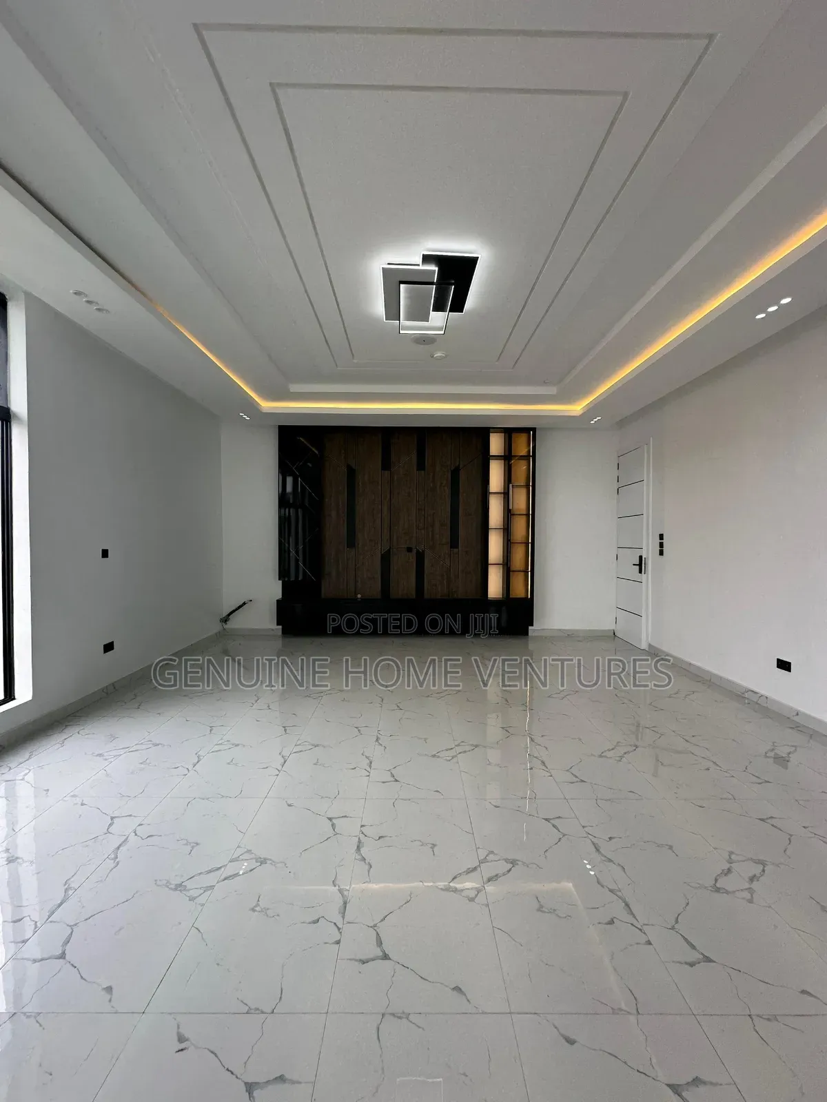 5bdrm Duplex in Ikota Estate for sale in Ikota