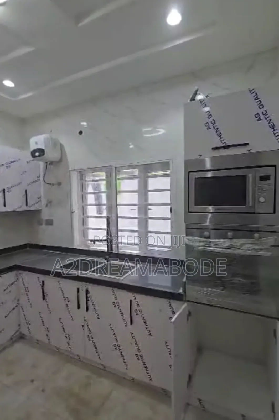 4bdrm Duplex in Omole Phase 2 for sale in Omole Phase 2