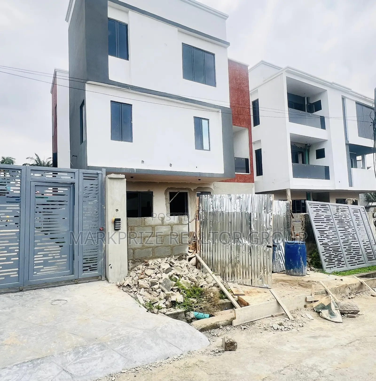 5bdrm Duplex in Maryland Lagos for sale in Maryland