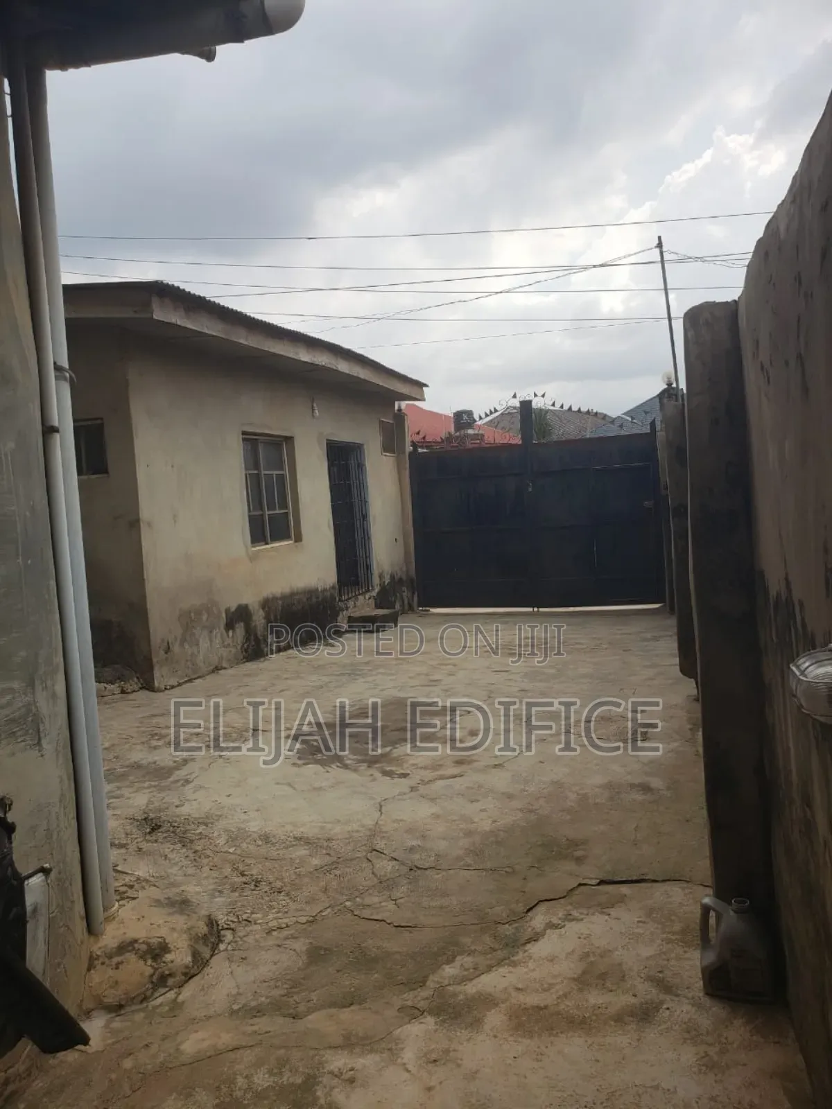 6bdrm Block of Flats in Command, Abule Egba for sale in Abule Egba