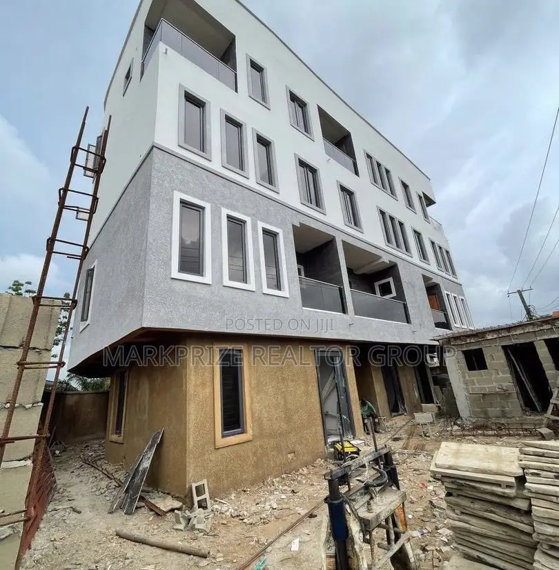 4bdrm Duplex in Maryland Lagos for sale in Maryland