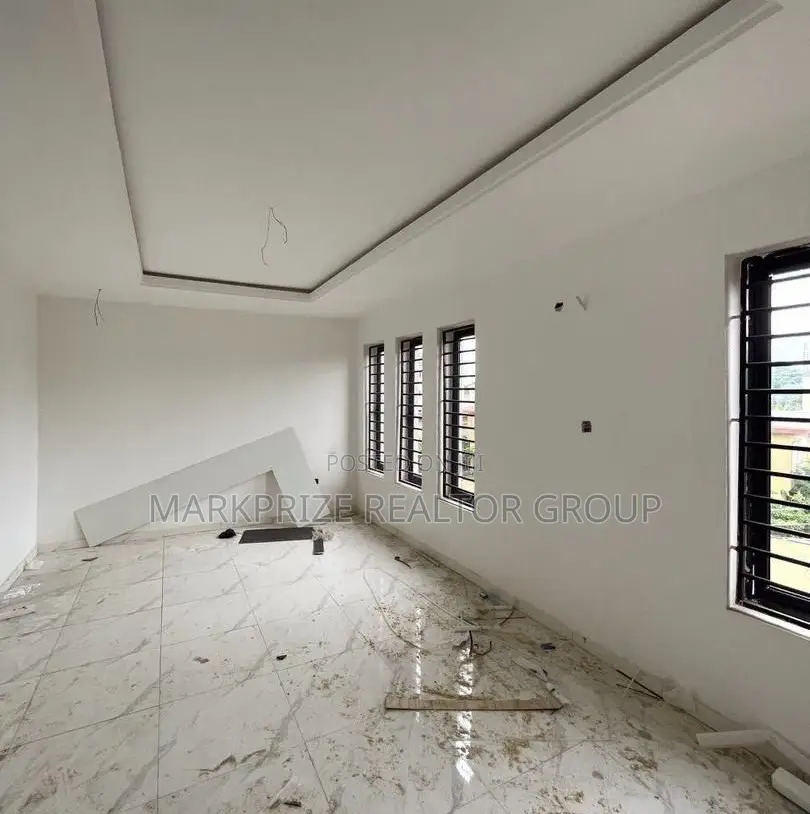4bdrm Duplex in Maryland Lagos for sale in Maryland