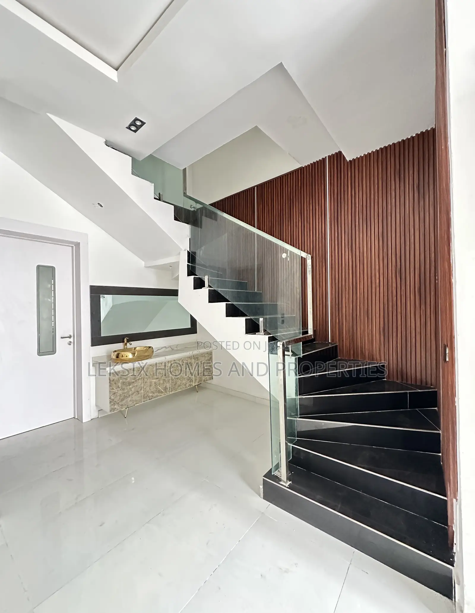 4bdrm Duplex in A Well Secured, Ado / Ajah for sale in Ado / Ajah
