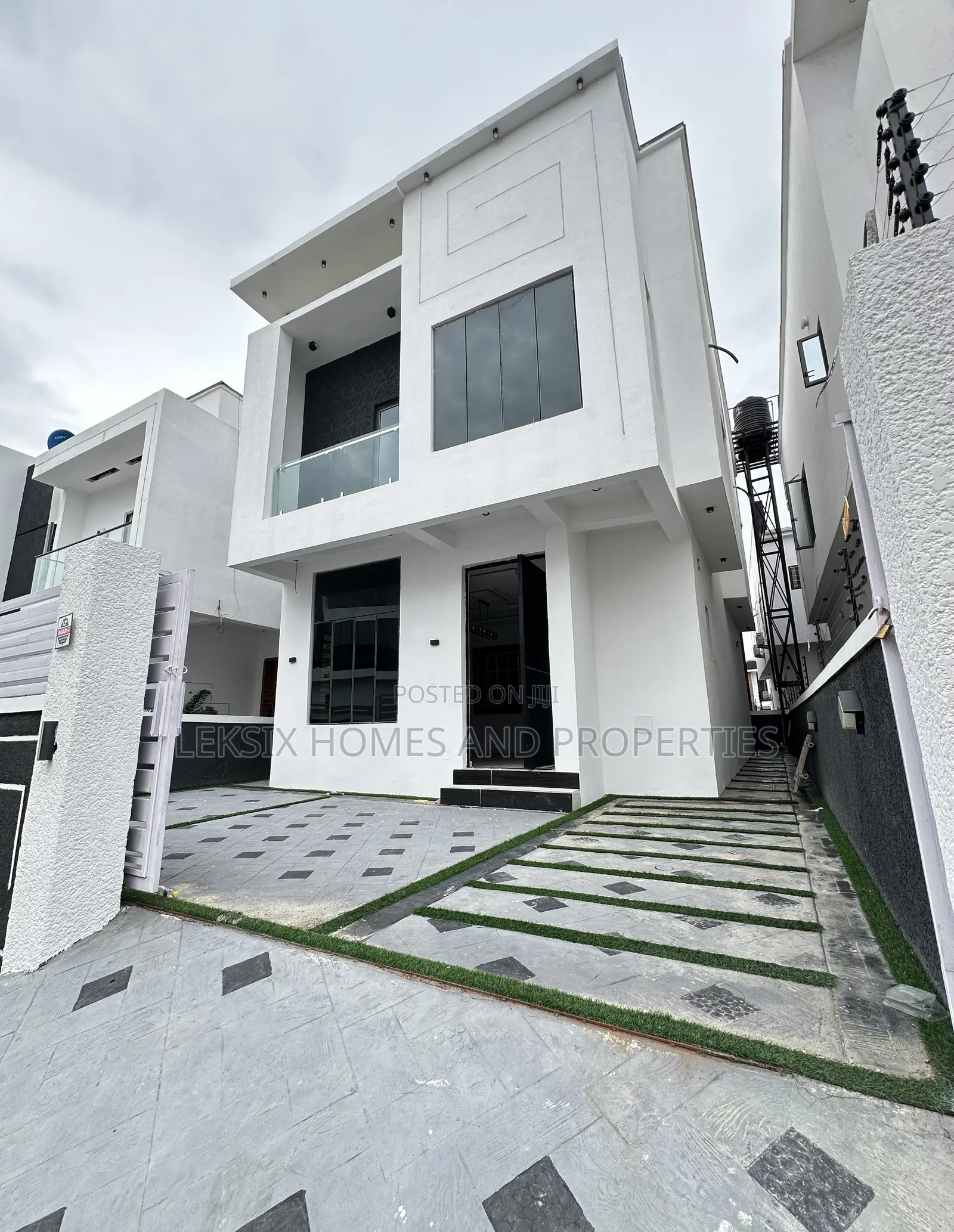 4bdrm Duplex in A Well Secured, Ado / Ajah for sale in Ado / Ajah