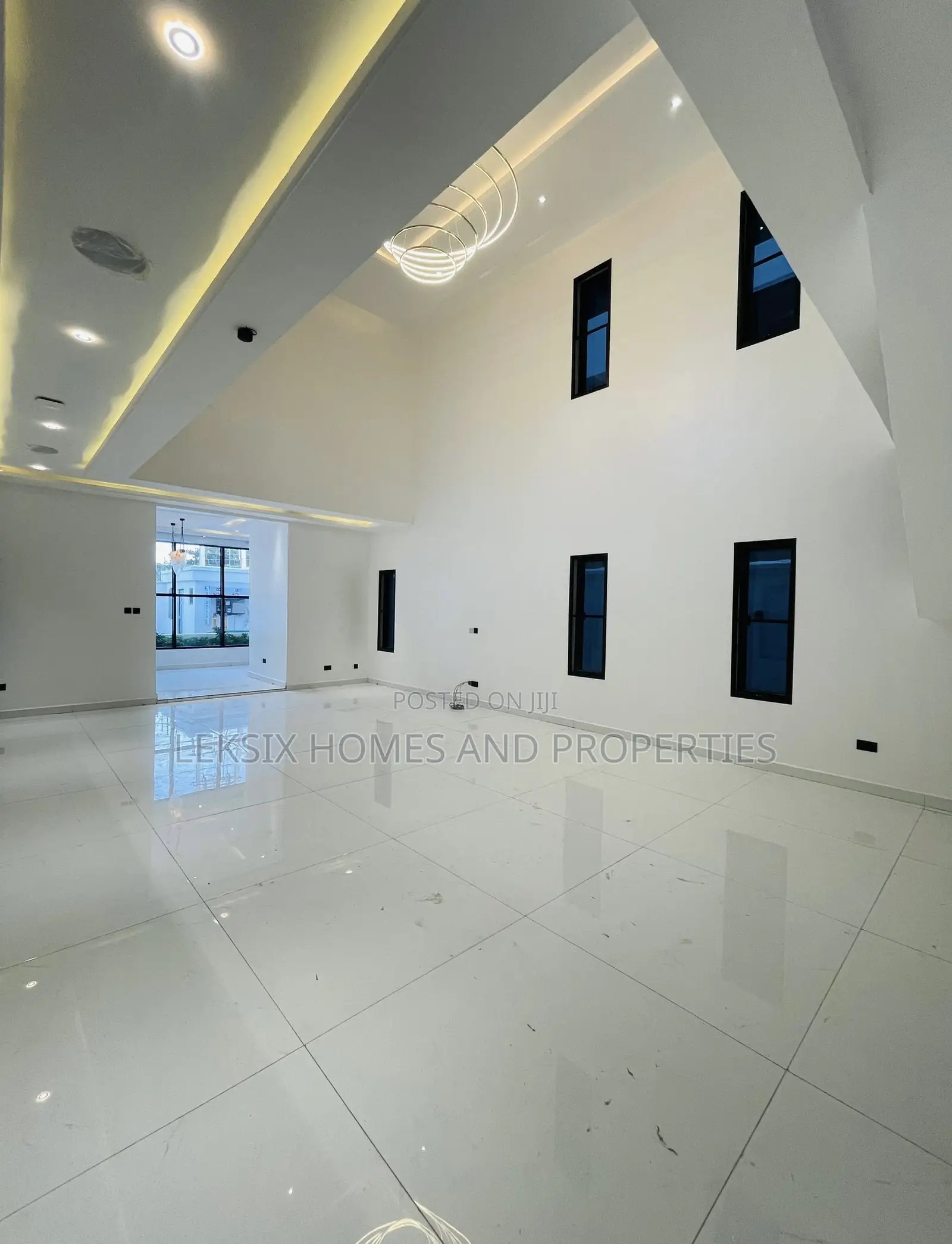 4bdrm Duplex in A Well Serene And, Lekki Phase 1 for sale in Lekki Phase 1