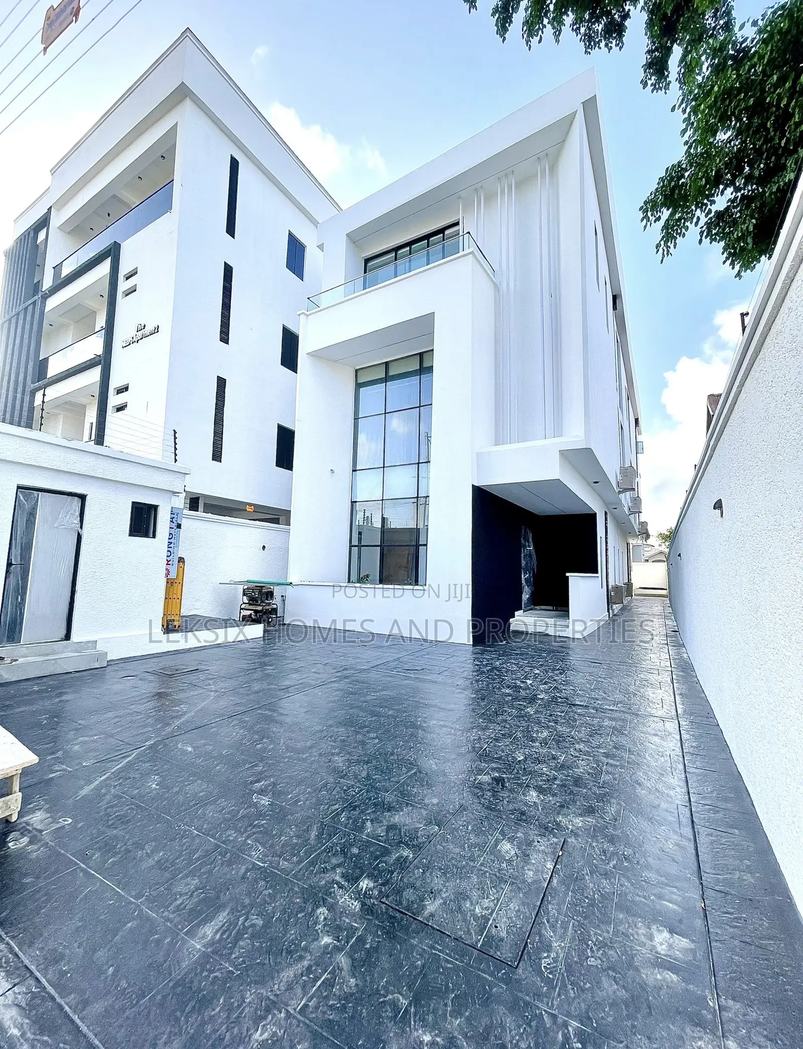4bdrm Duplex in A Well Serene And, Lekki Phase 1 for sale in Lekki Phase 1