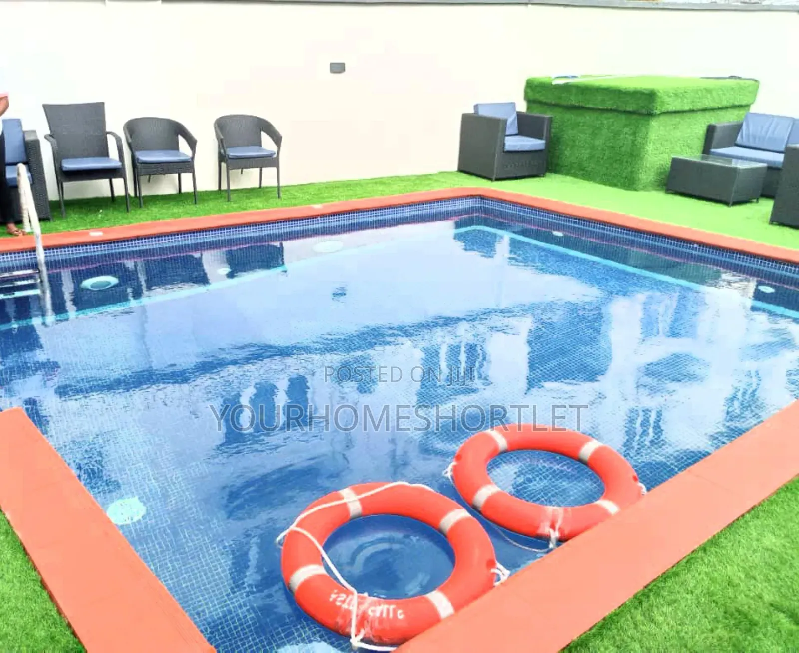 1 Bedroom Apartment With Swimming Pool in Allen Avenue
