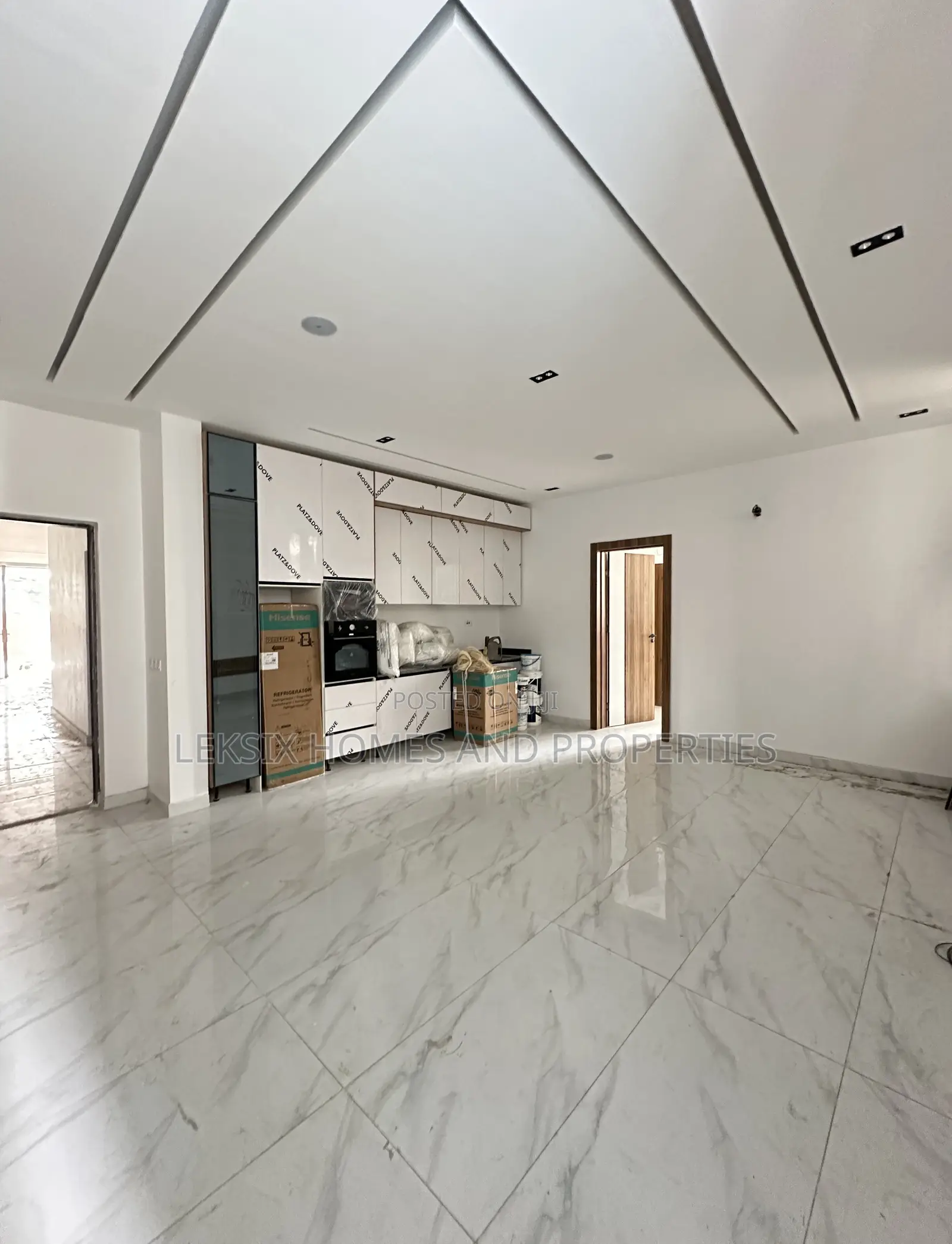 1bdrm Apartment in A Well Secured, Lekki Phase 1 for sale in Lekki Phase 1