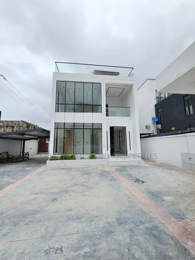 5bdrm Duplex in A Well Secured, Lekki Phase 1 for sale in Lekki Phase 1