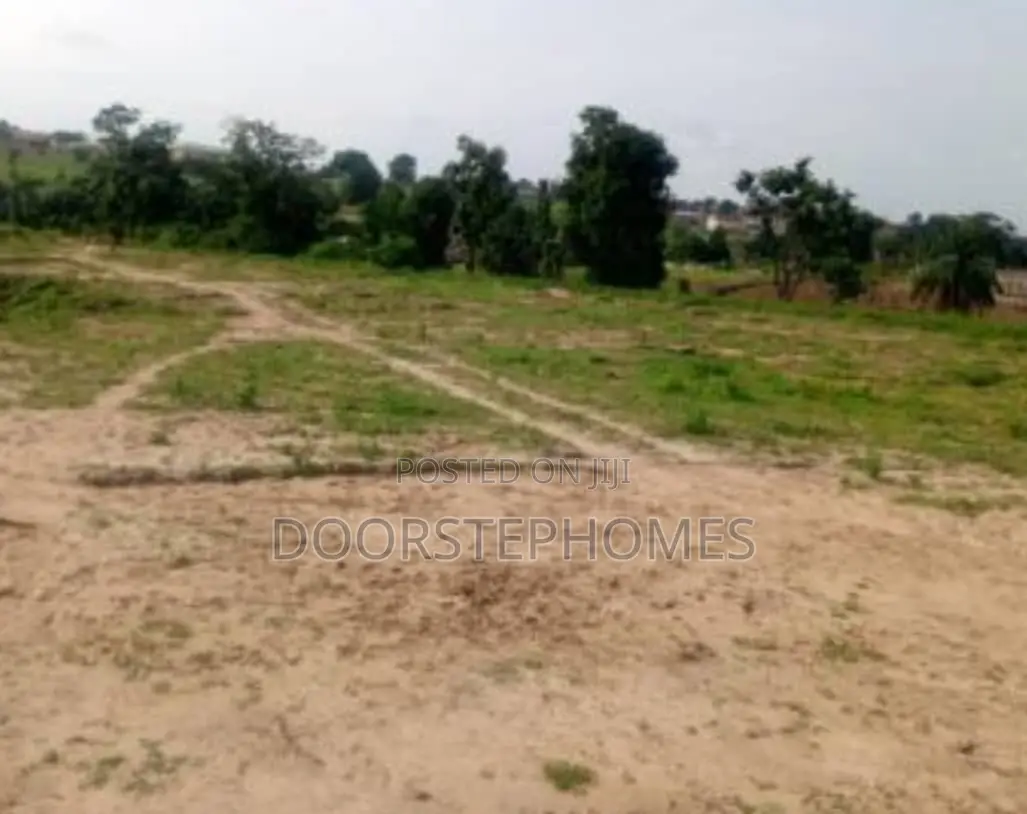 1100sqm Residential Land for Sale in Aviation Village in Kiami