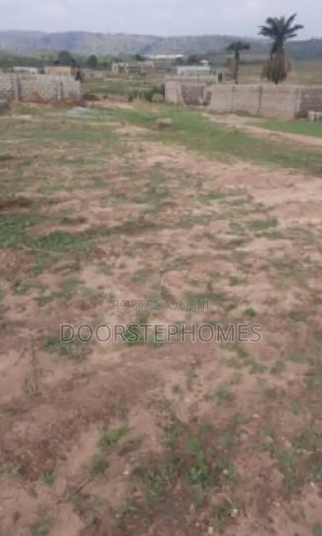 1100sqm Residential Land for Sale in Aviation Village in Kiami