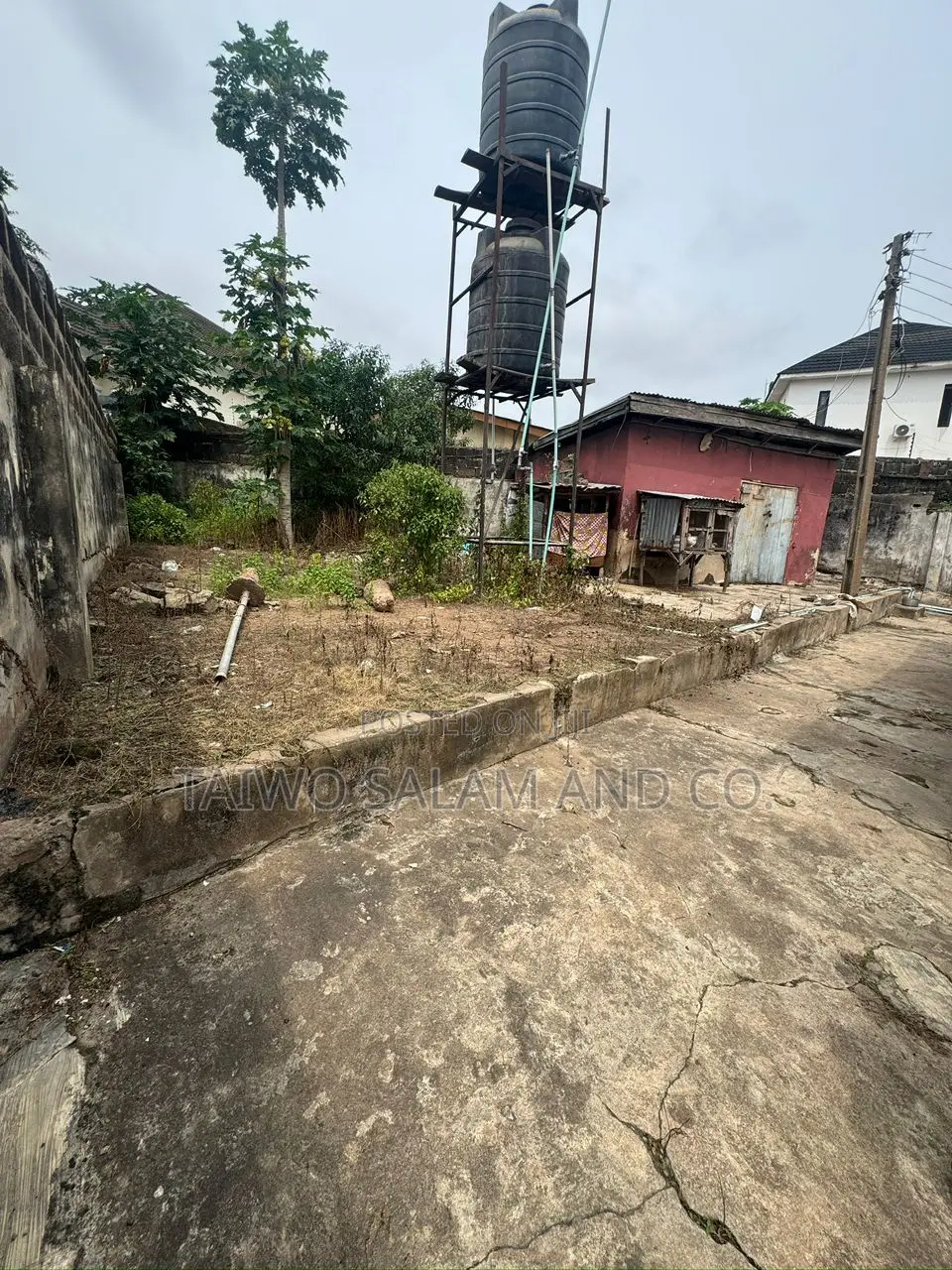 Old Bungalow Structure on 640sqm of Land in Bodija