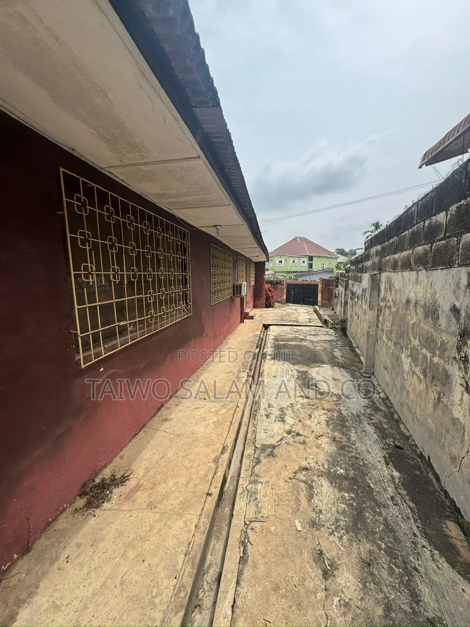 Old Bungalow Structure on 640sqm of Land in Bodija