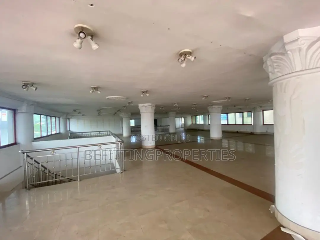 980 SQM Office Space on Two Flows With Elevator in Victoria Island