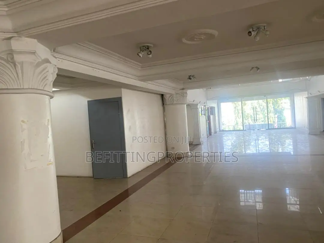 980 SQM Office Space on Two Flows With Elevator in Victoria Island