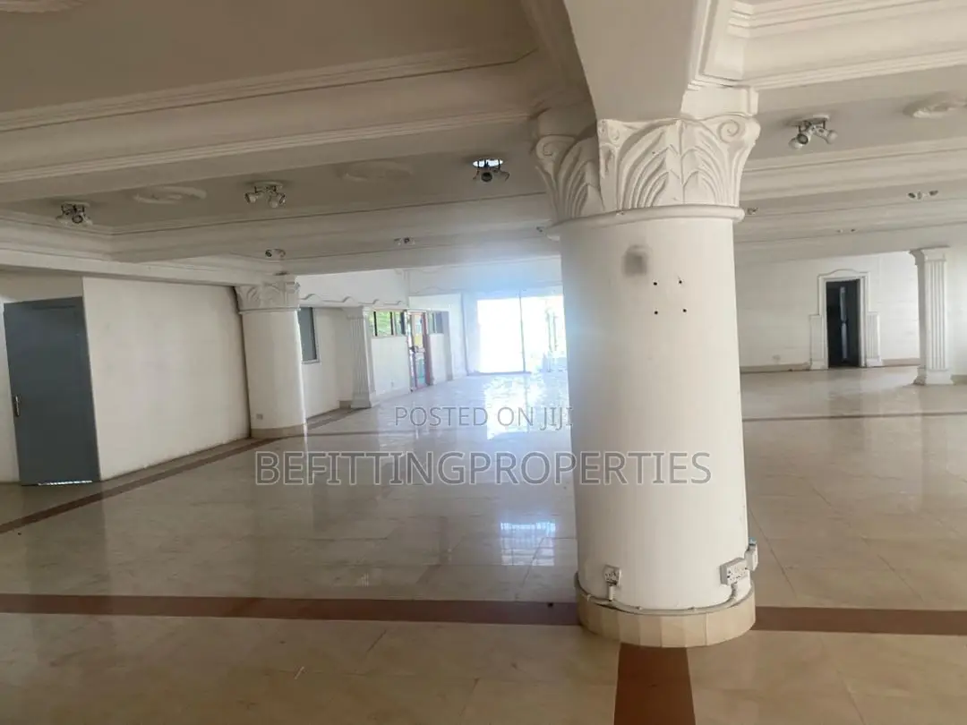 980 SQM Office Space on Two Flows With Elevator in Victoria Island