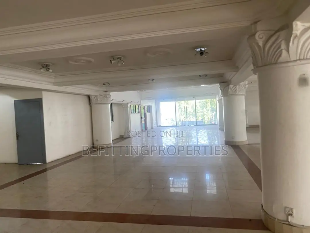 980 SQM Office Space on Two Flows With Elevator in Victoria Island