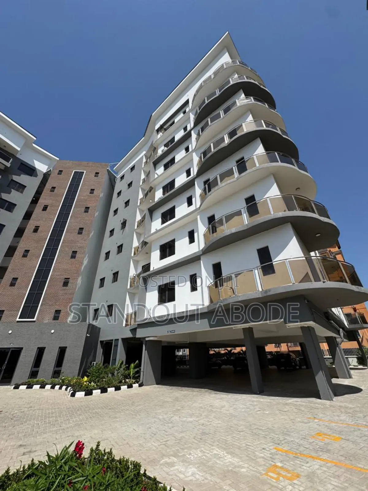 3bdrm Apartment in In An Estate, Ikate for sale in Ikate