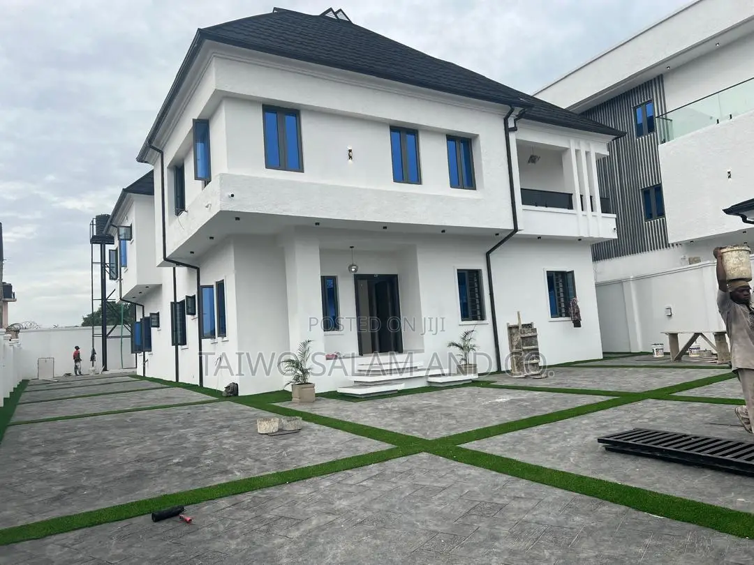 5bdrm Duplex in Oluyole Estate for sale in Oluyole Estate